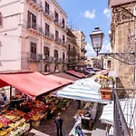 Arianna\'S House Historical Market