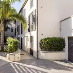 Merlo Holiday Homes