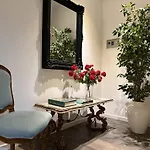 Victoria\'S Apartment