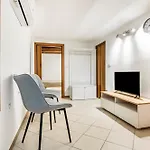 Central Station Modern Apartment With Balconies X8
