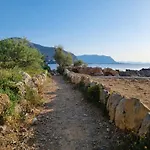 Lovely Apartment In Palermo-Sferracavallo