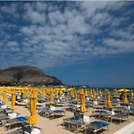 Alessi Design Suite Tra Centro E Mare