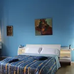 Falstaff Rooms & Suites