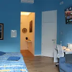 Falstaff Rooms & Suites