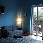 Falstaff Rooms & Suites