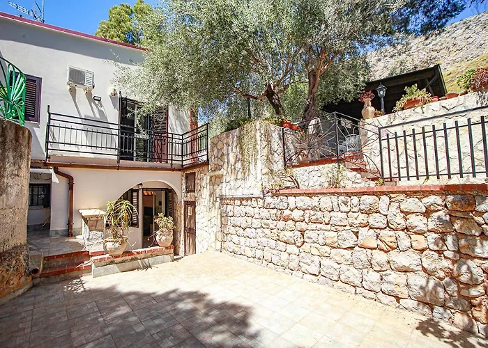 Teatro Apartments Mondello