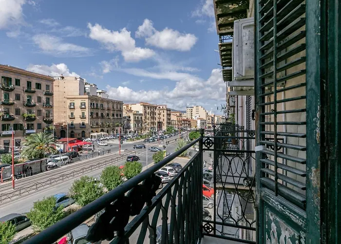 Corso Dei Mille Station Flat With Balcony