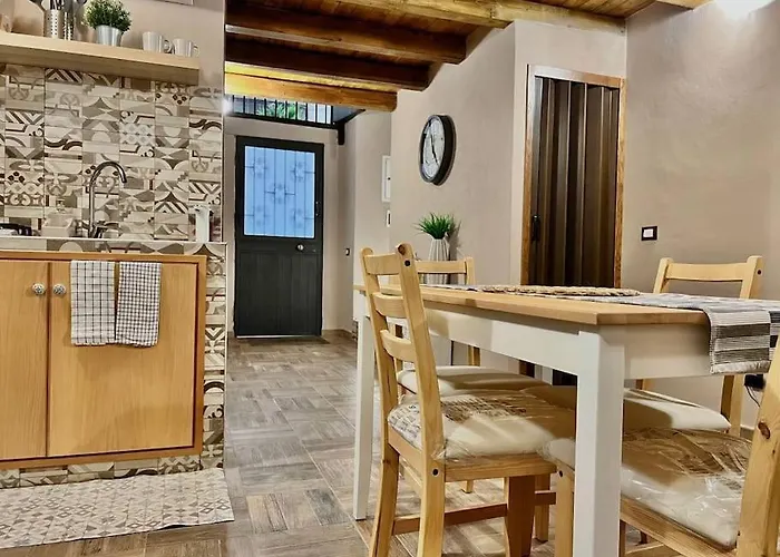 Little House 51, Palermo