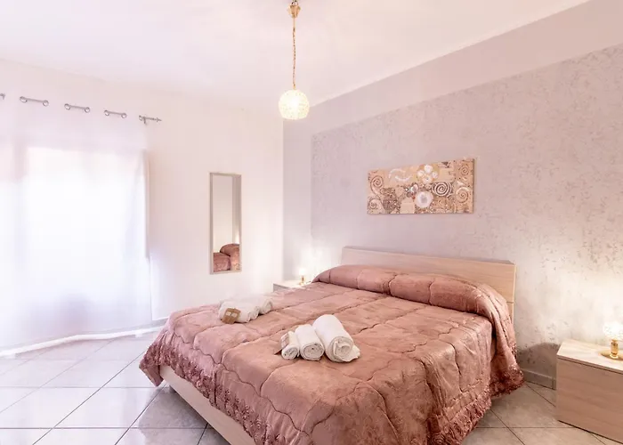 Alessandra Little Apartment