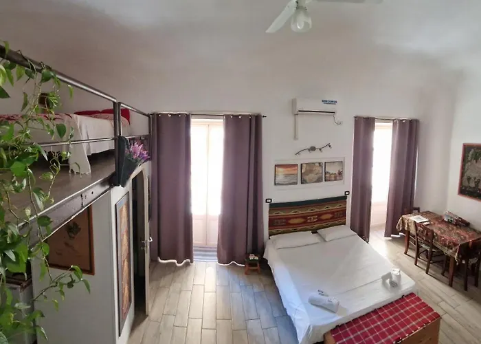 Maqueda Apartments