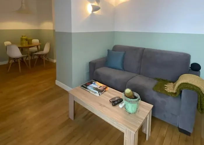 Tarzana\' Home