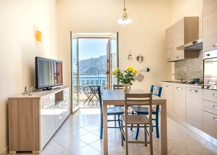 Casetta Vista Mare In Piazza A Mondello