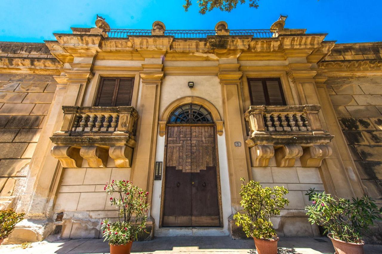Amazing Sea View In Historic Building In Downtown By Wonderful Italy Apartment Palermo