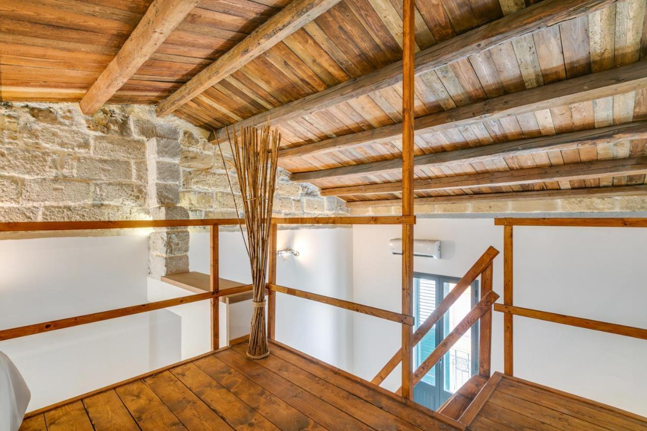 Apartment Castello Della Zisa Modern With Balcony