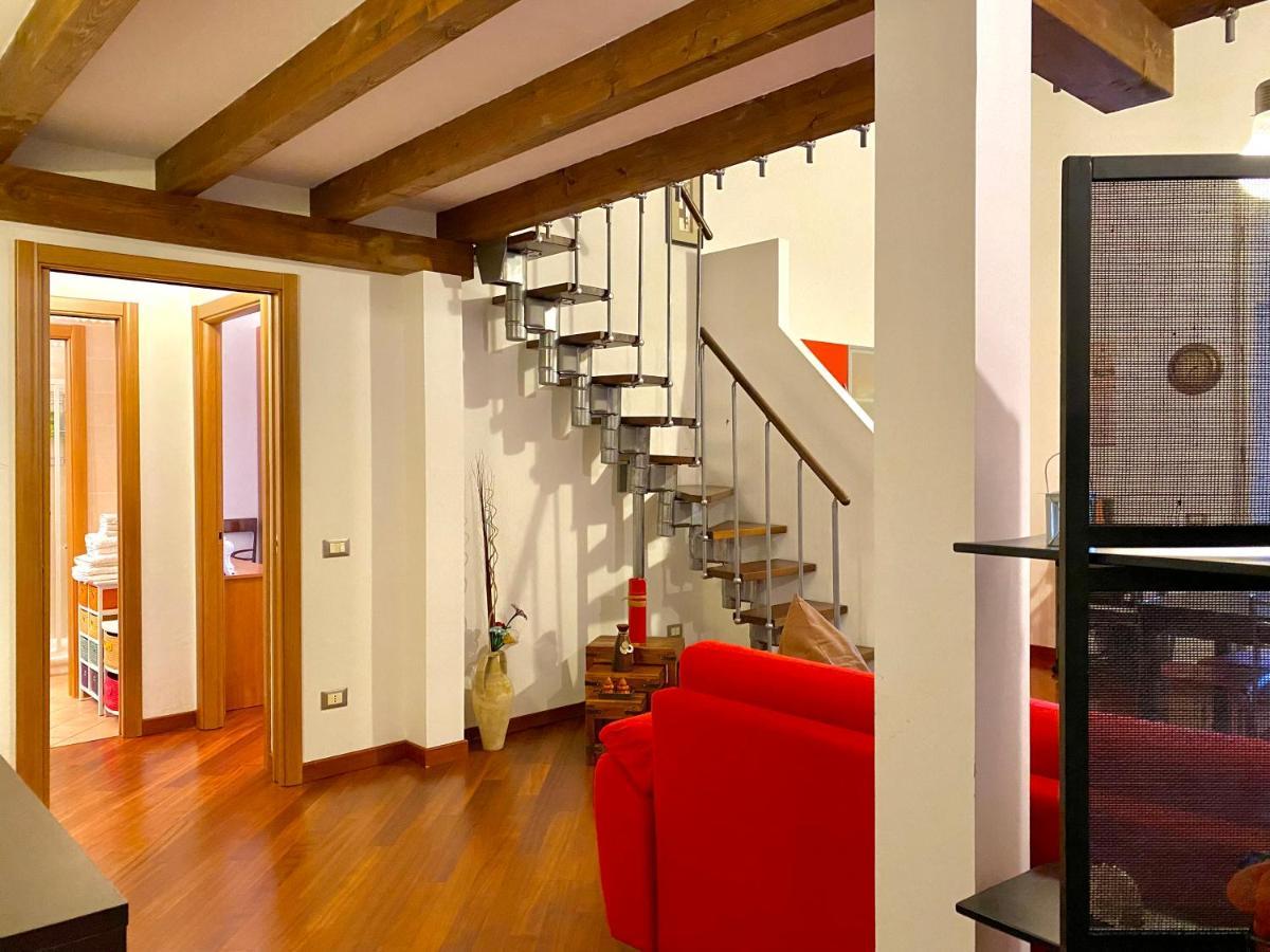 Elegante In Centro Apartment *