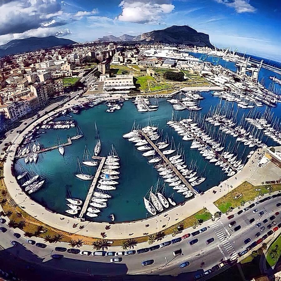 Garibaldi 29 - Piazza Marina A - In Pieno Centro. Affittacamere Palermo
