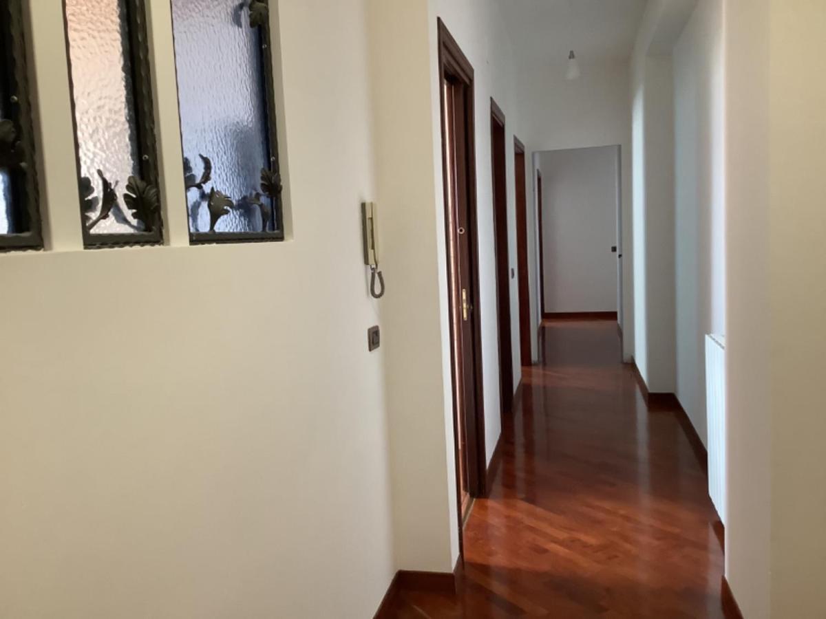 Leo's Apartment