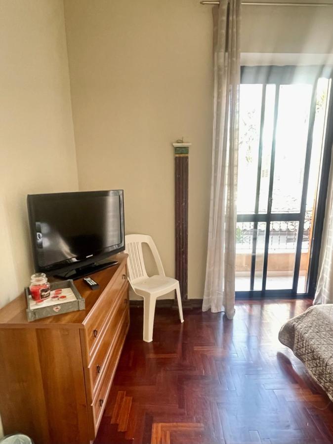 Apartment Dimora Di Maury A Due Passi Dai Trasporti E Da Ballaro Palermo
