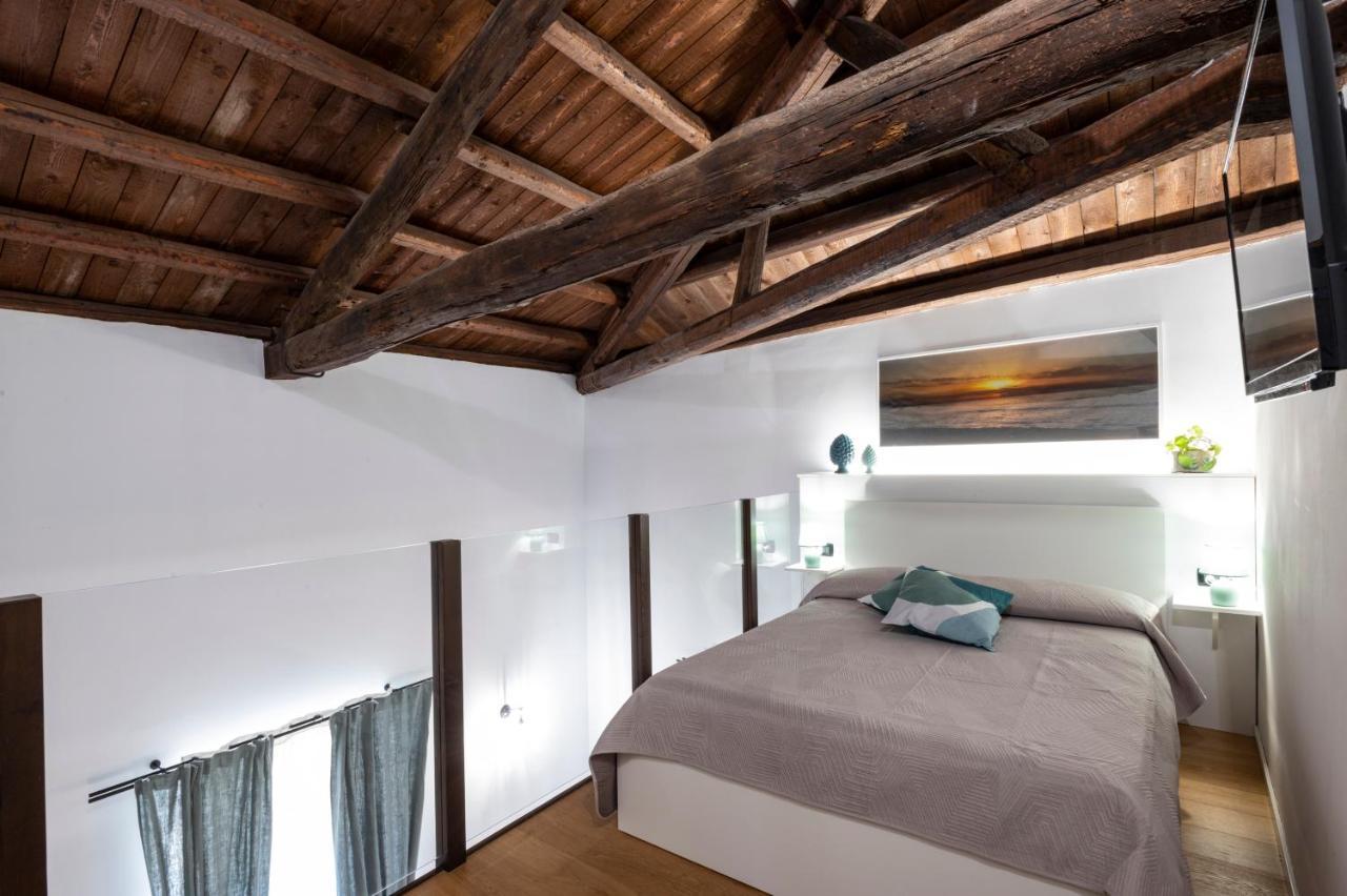 Pothos House Apartment