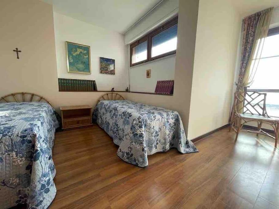 La Scalinatella Di Mondello *