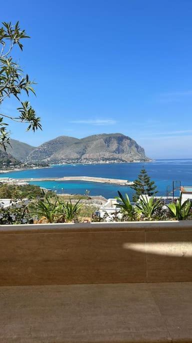 La Scalinatella Di Mondello *