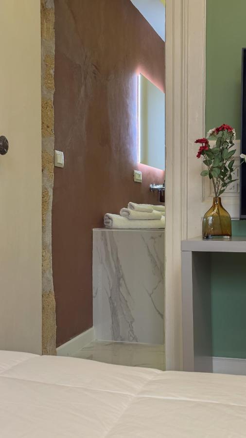 Palazzo Maqueda Guest house *