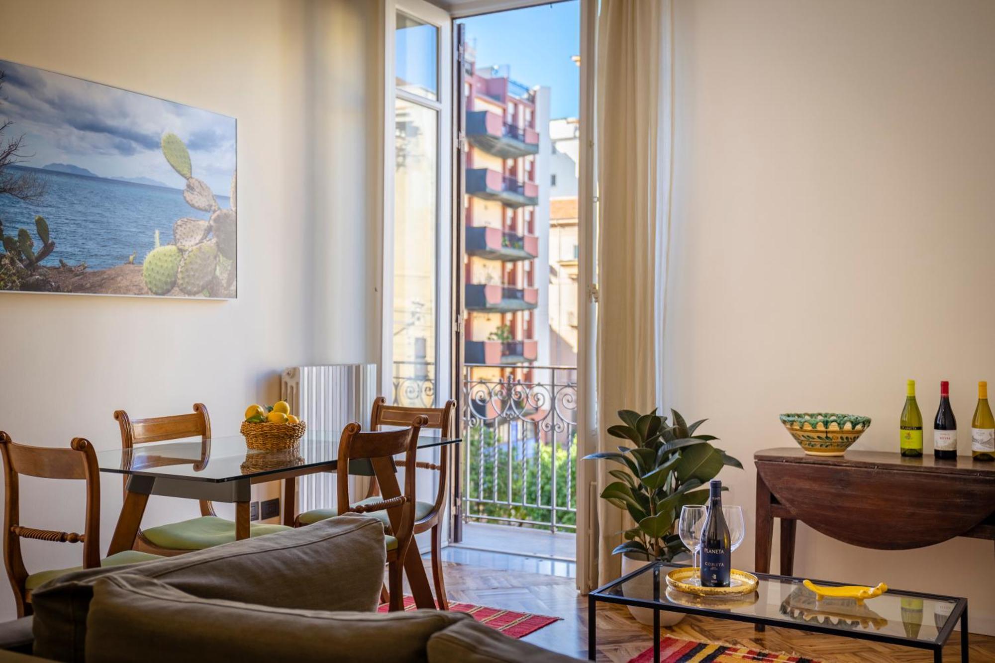 Palazzo Planeta Apartment