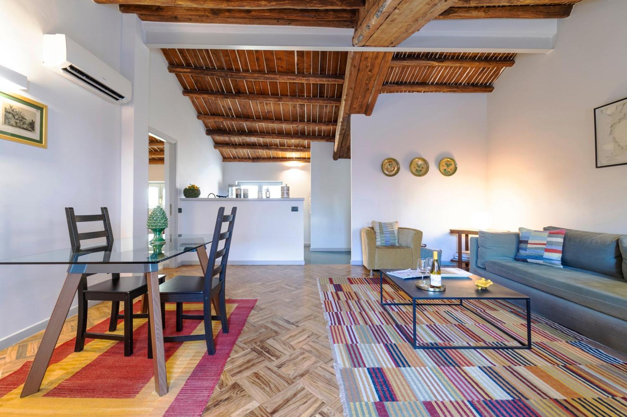 Palazzo Planeta Apartment