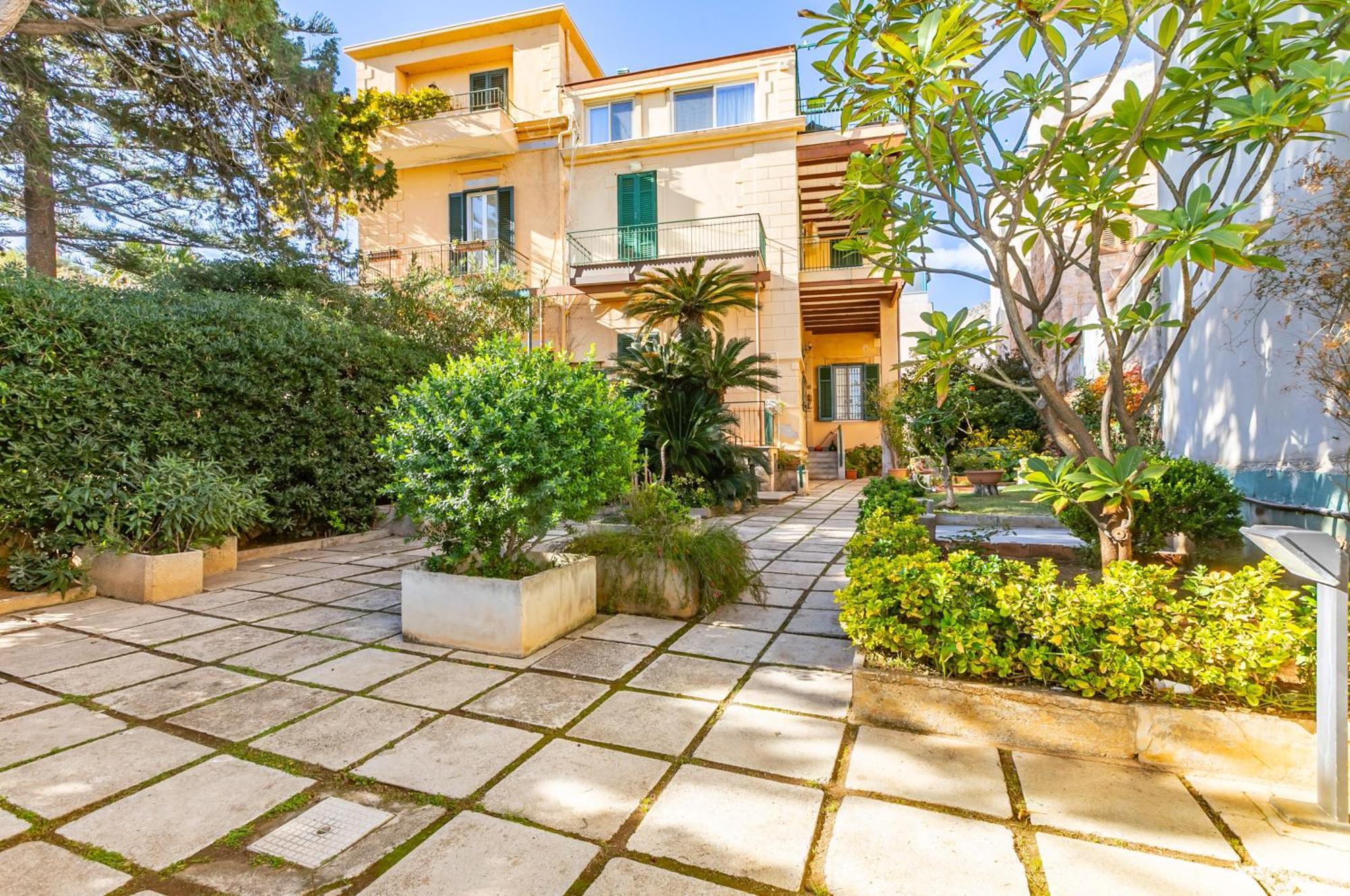 Sea View Charm - Mondello With Terrace Apartment