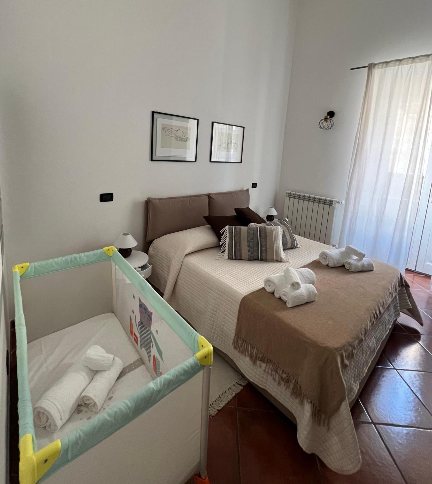 Pothos House Apartment