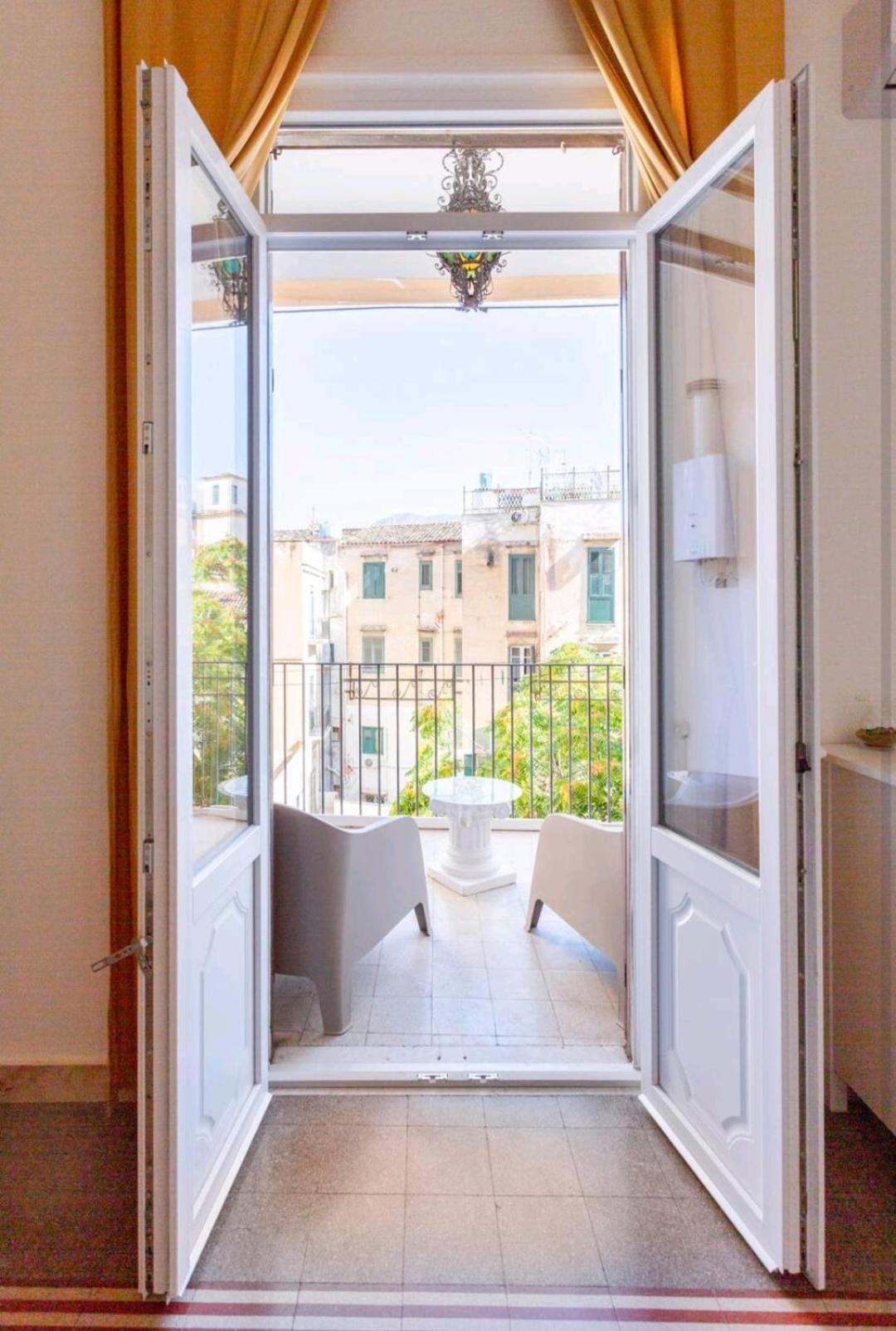 Merlo House - Inside The Historical Center Holiday home Palermo