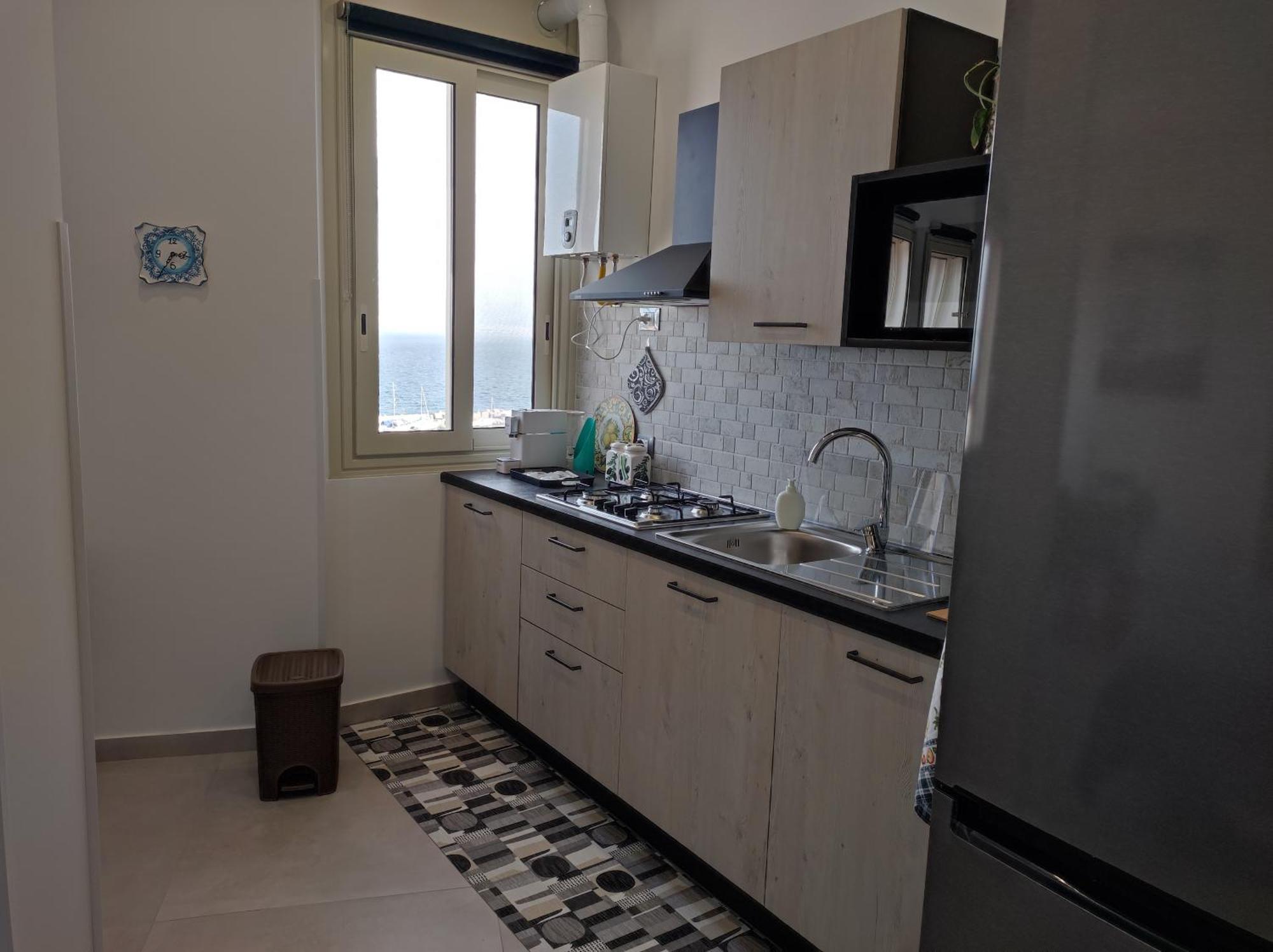 Rineddahouse Arenella - Vista Mare Panoramica A Con Parcheggio Privato Apartment