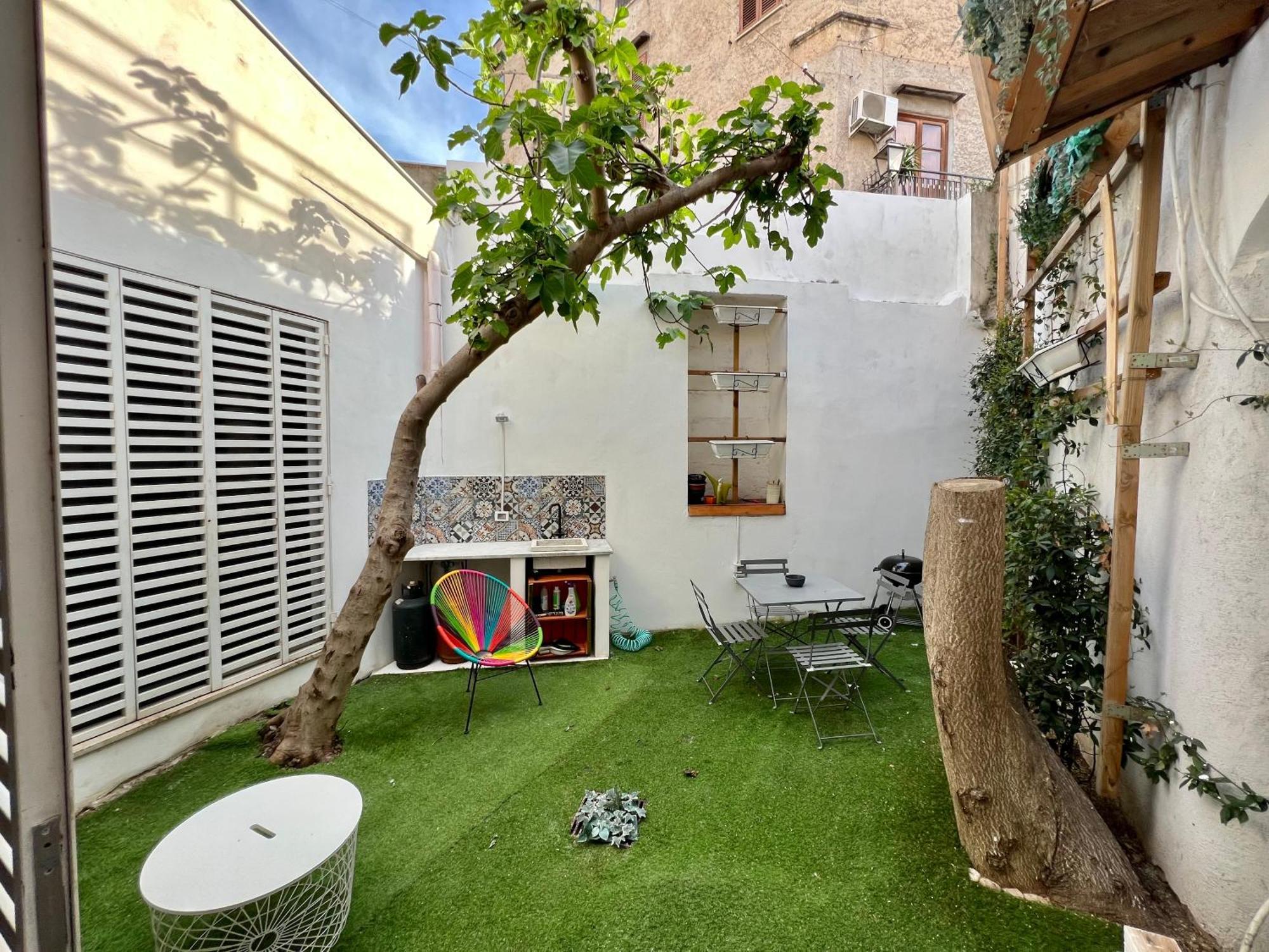 Tanqueroom Capo Palermo