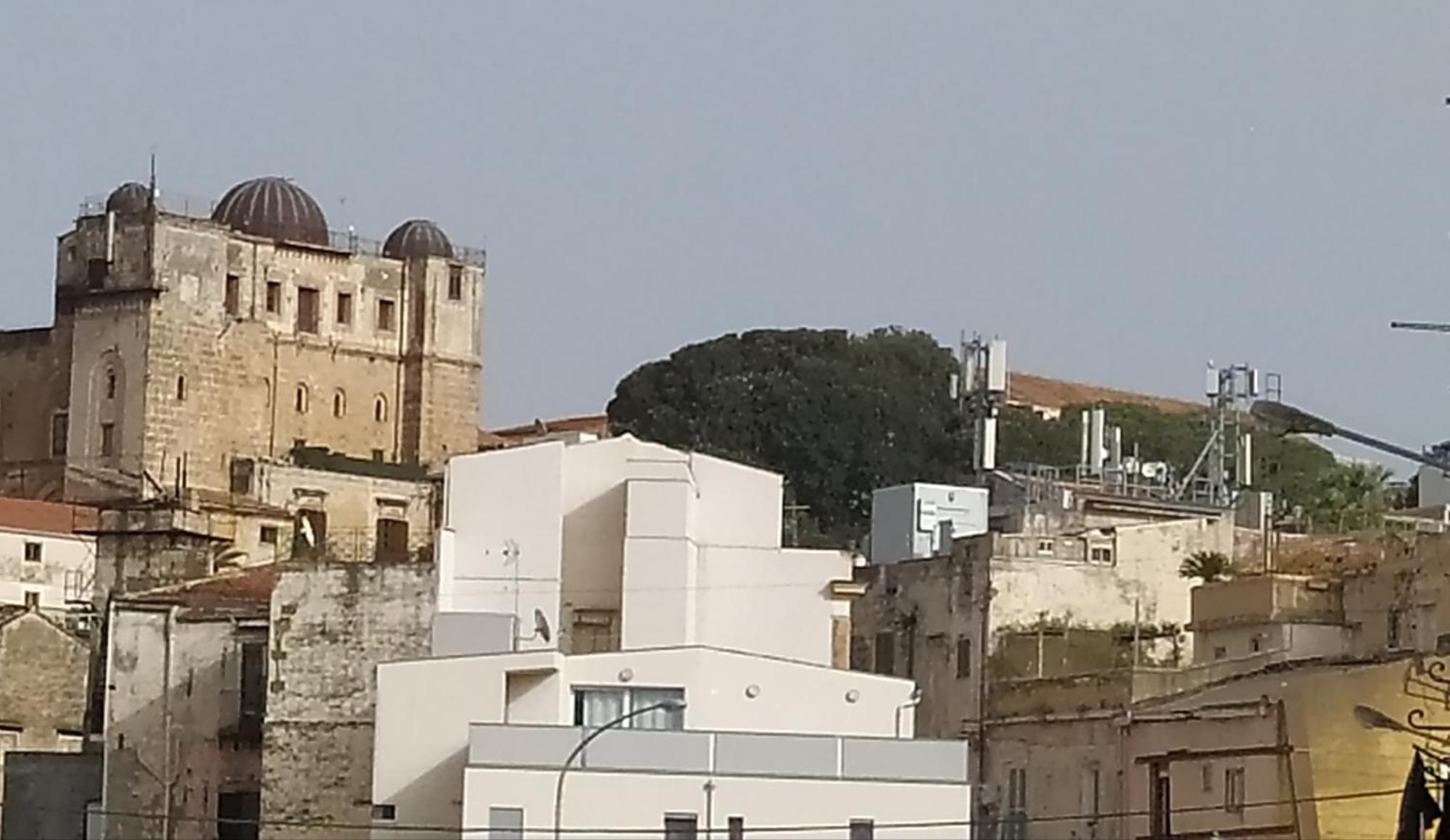 Star At The Cathedral Apartment