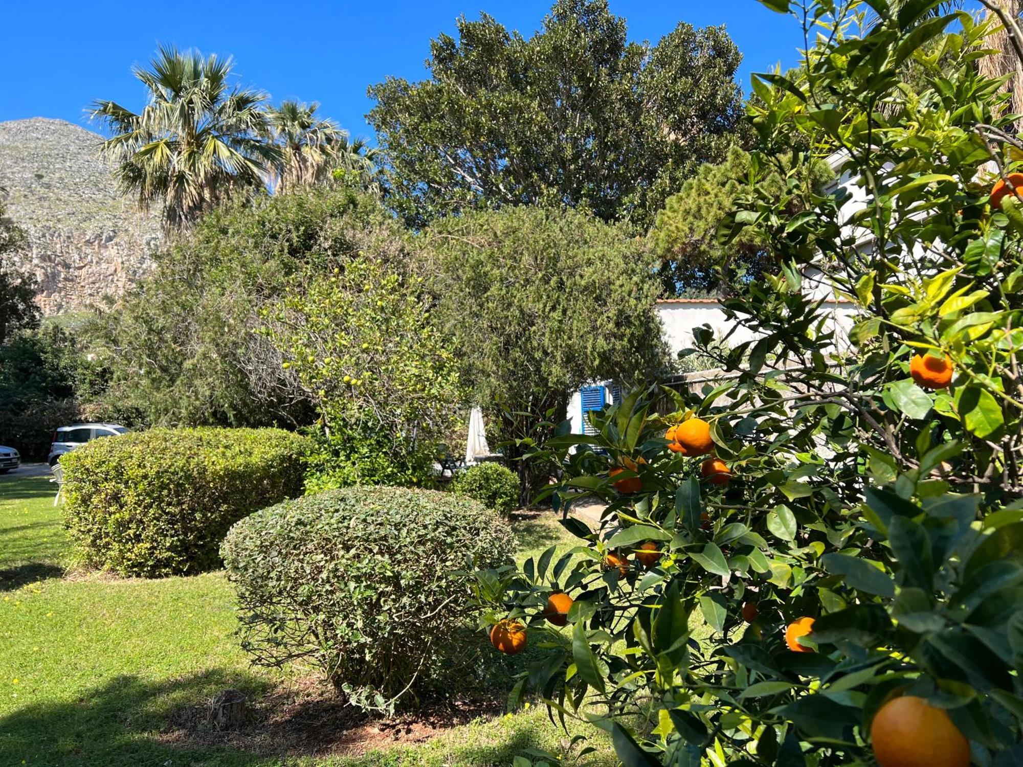 A Casa Di Vale, Relax In Front Of Mondello Apartment