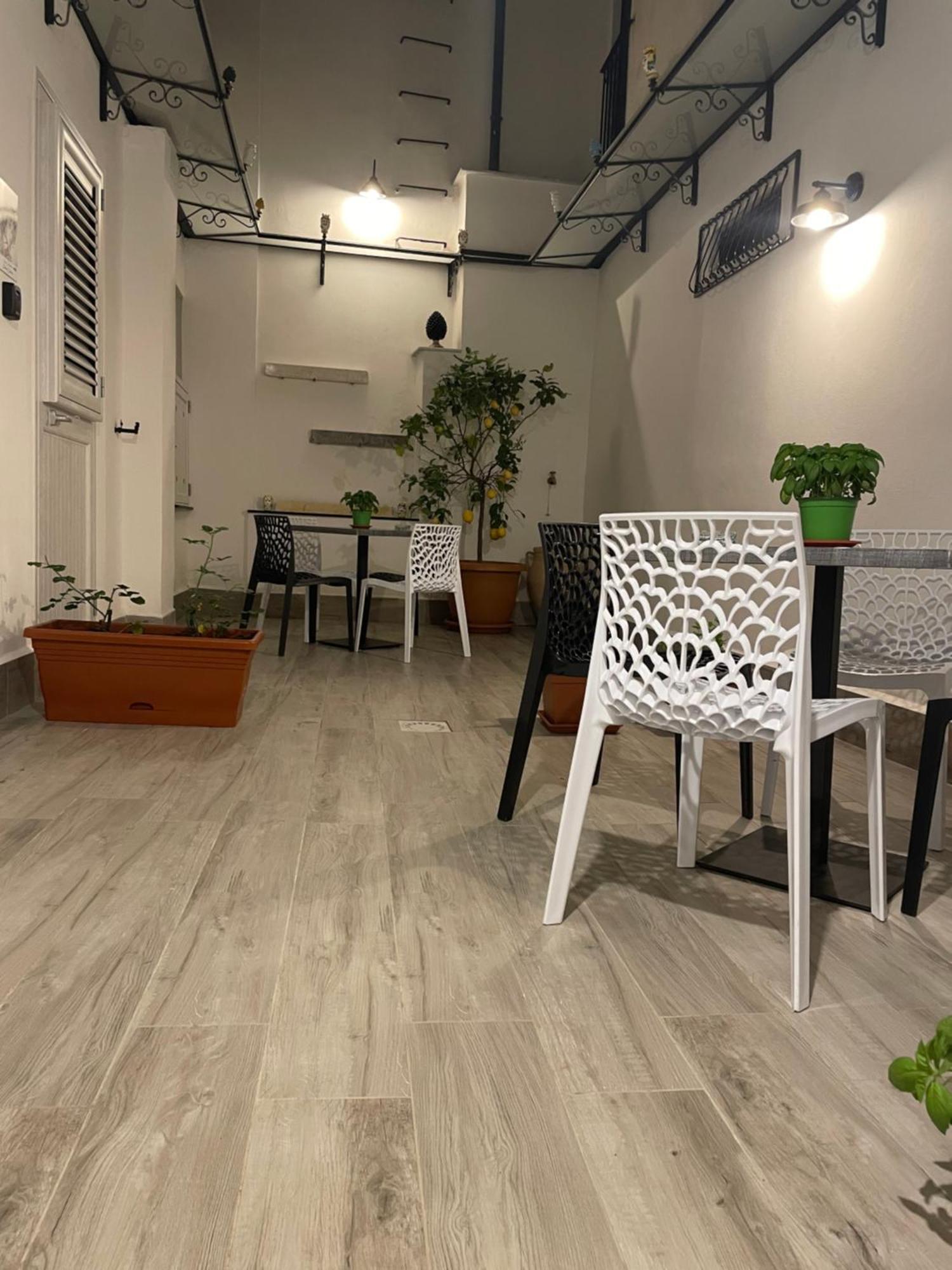 Donna Mariacarme' Apartment Palermo
