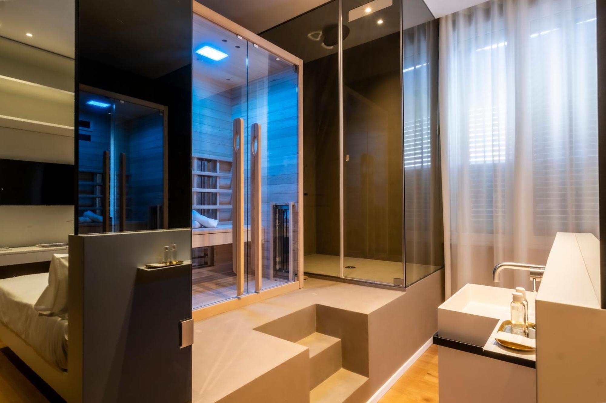 Amorgiu Luxury