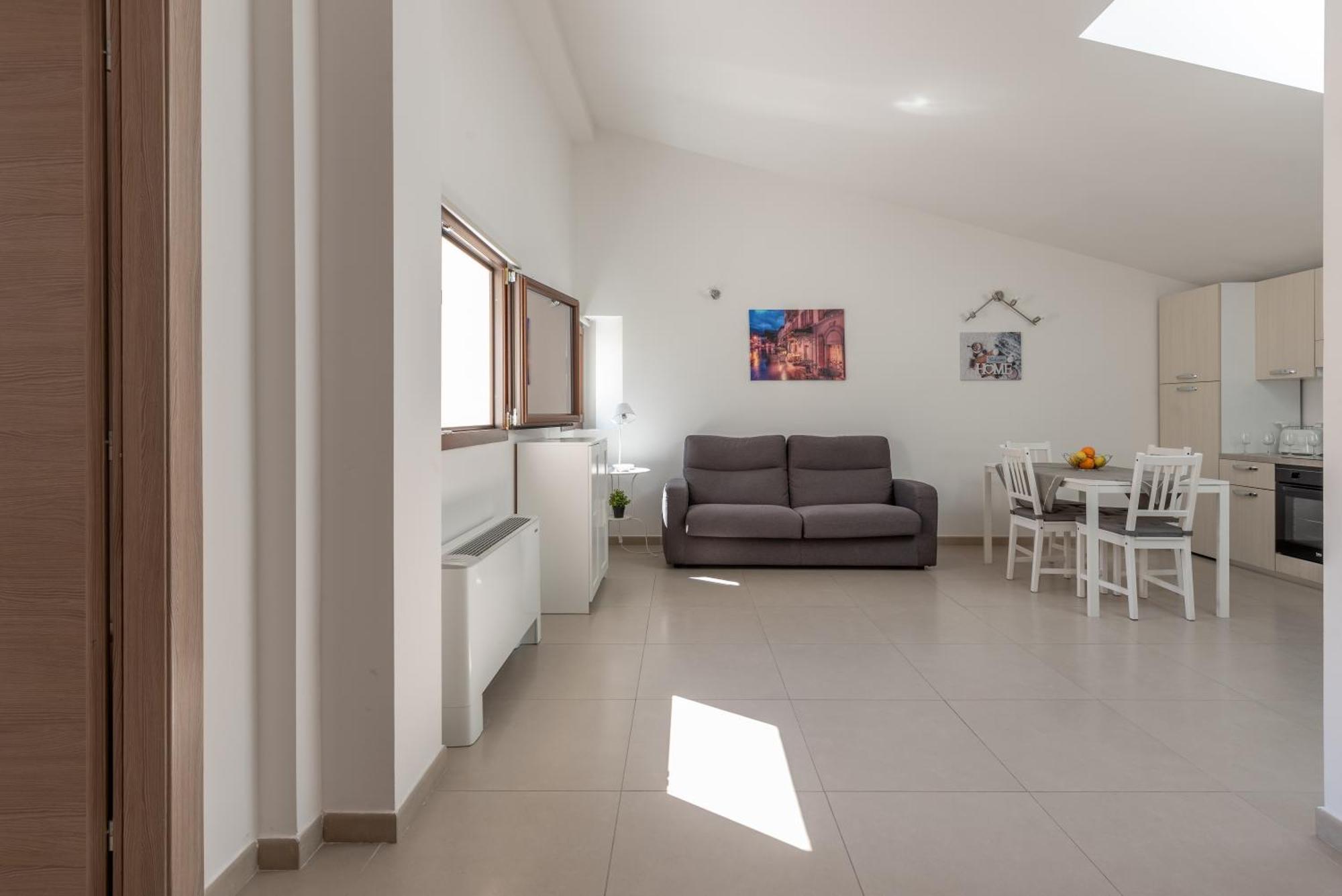 Lumar Sicilia - Quaroni Apartment