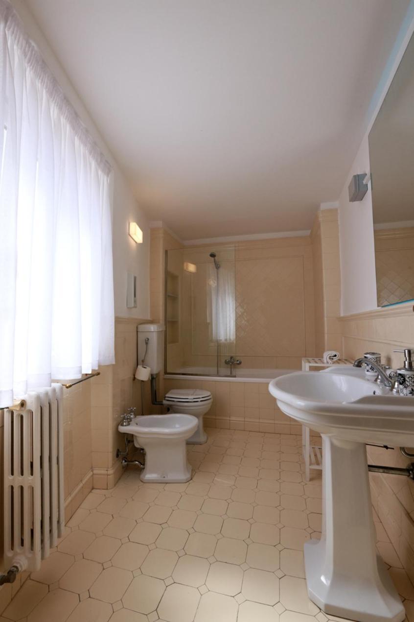 Il Siciliano Room's & *
