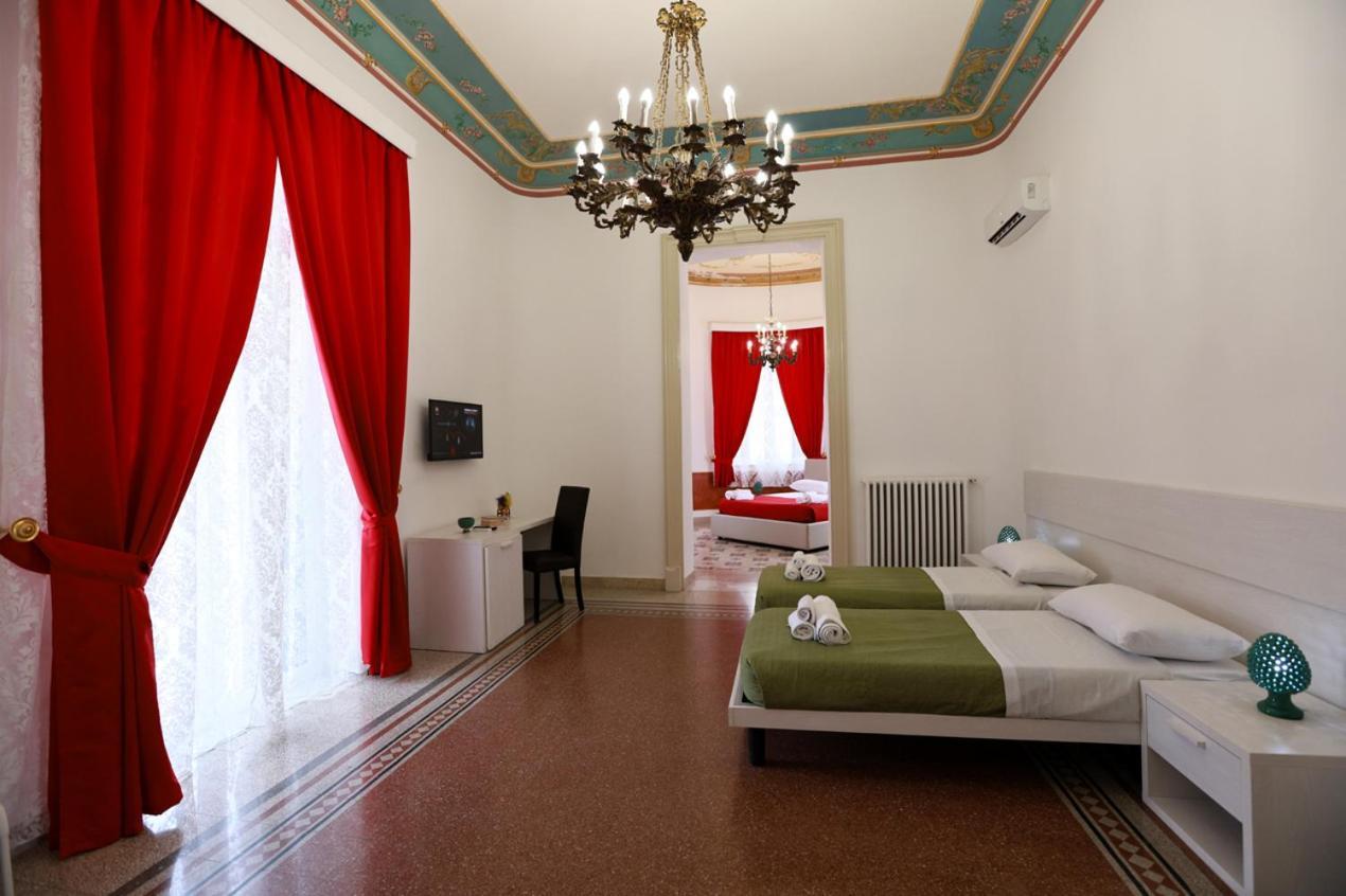 Il Siciliano Room's & *