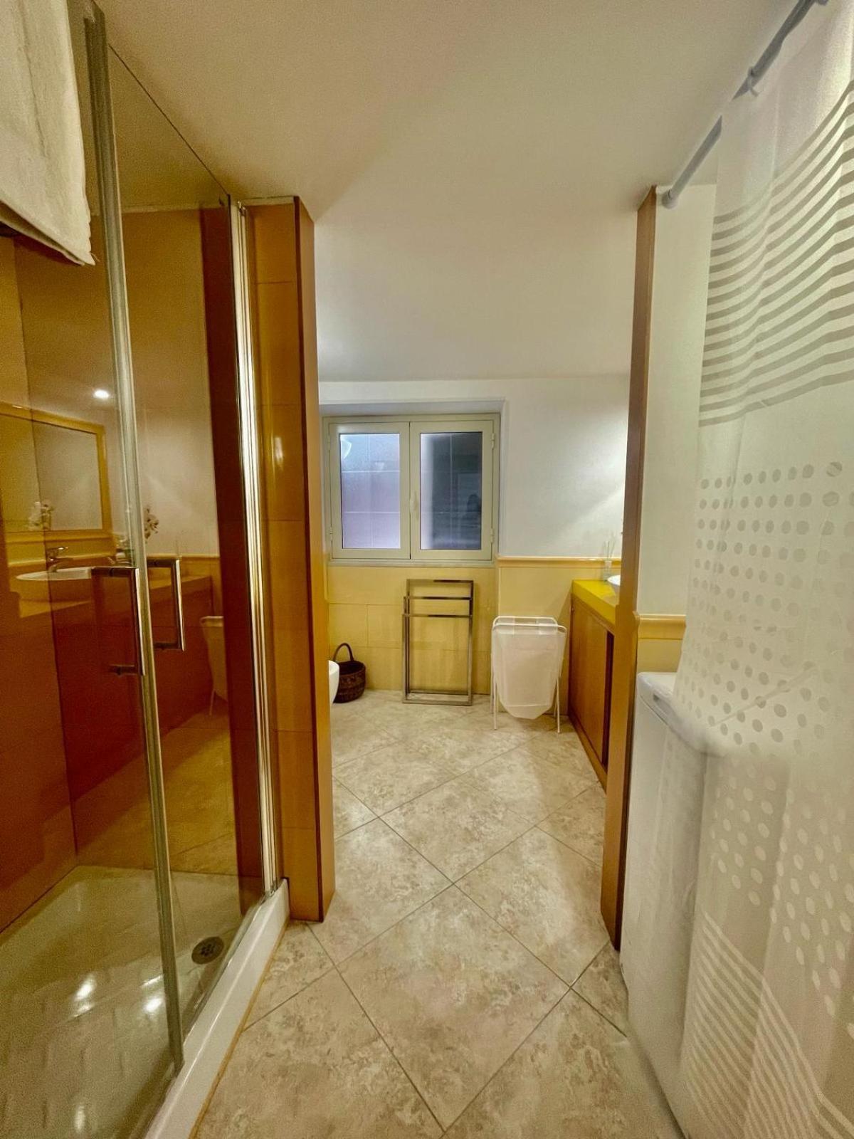 Skyhouse Apartment