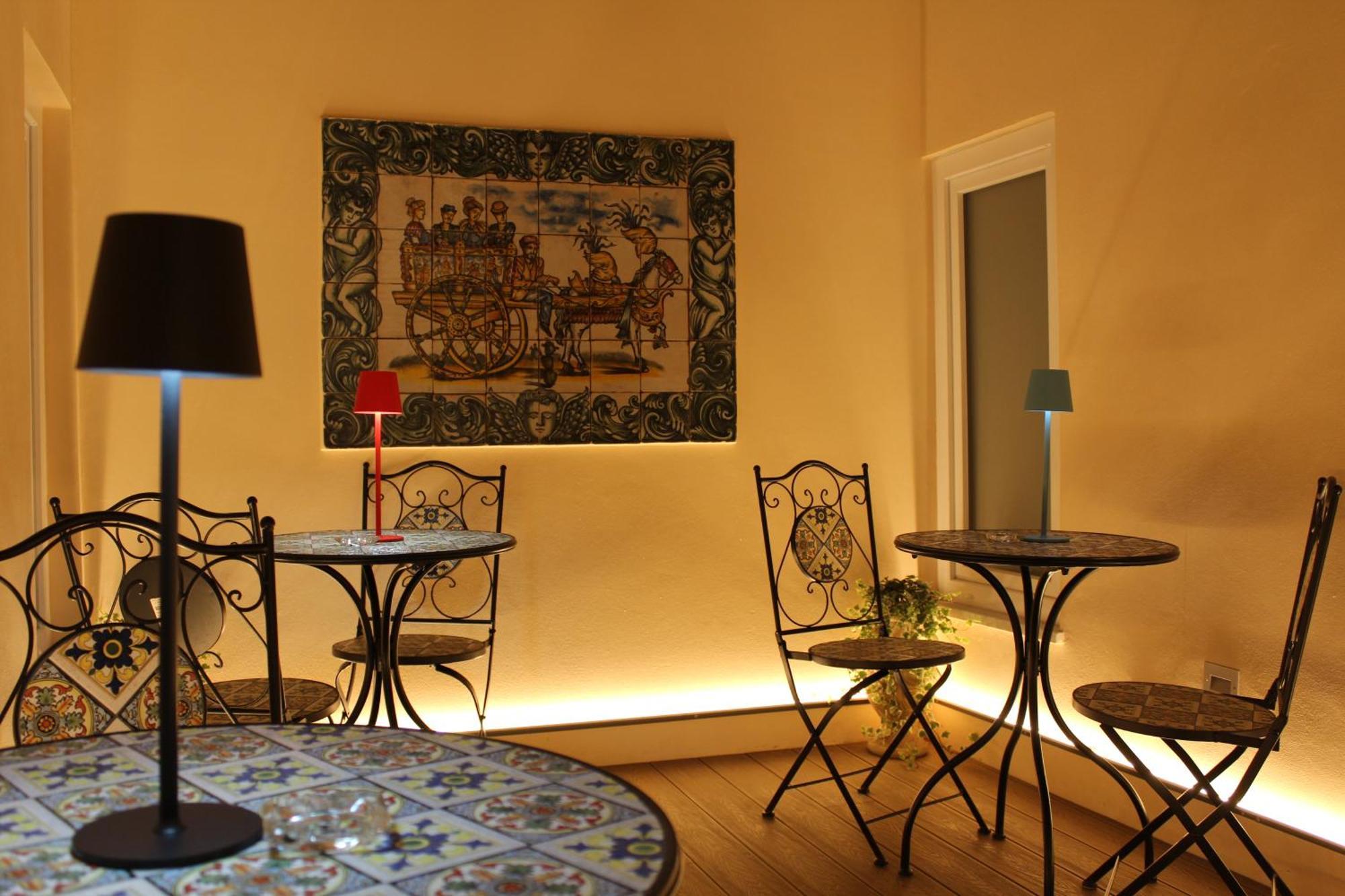 Falstaff & Guest house *