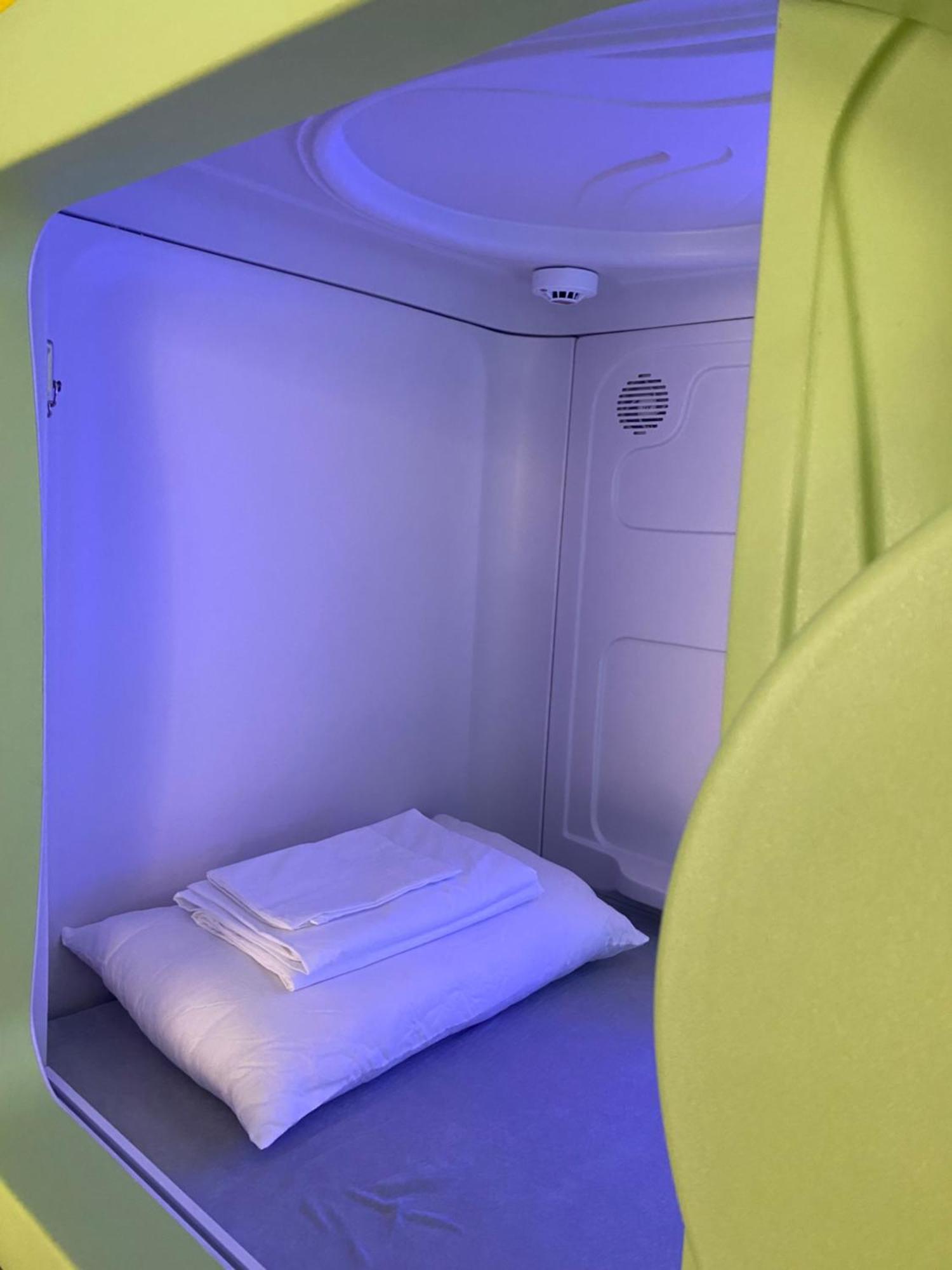 Hostel Mermaid Space Capsule *