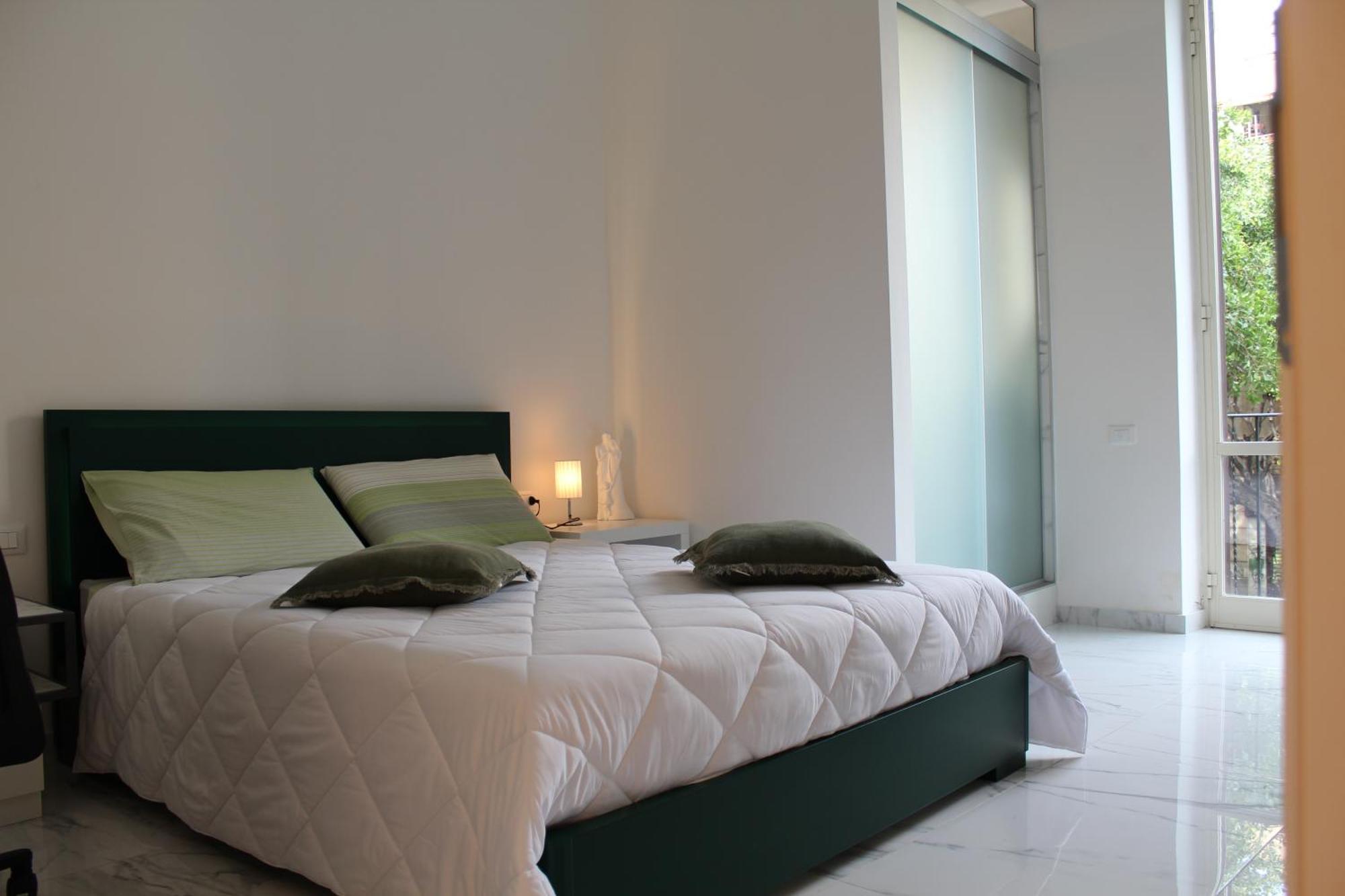 Falstaff & Guest house *