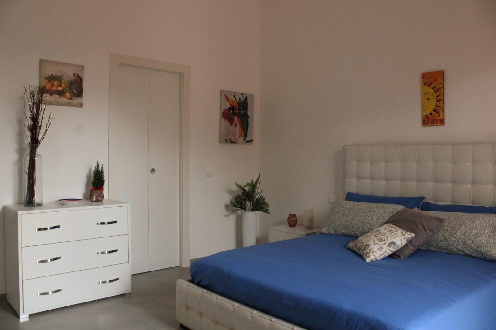 Mondello Bed &