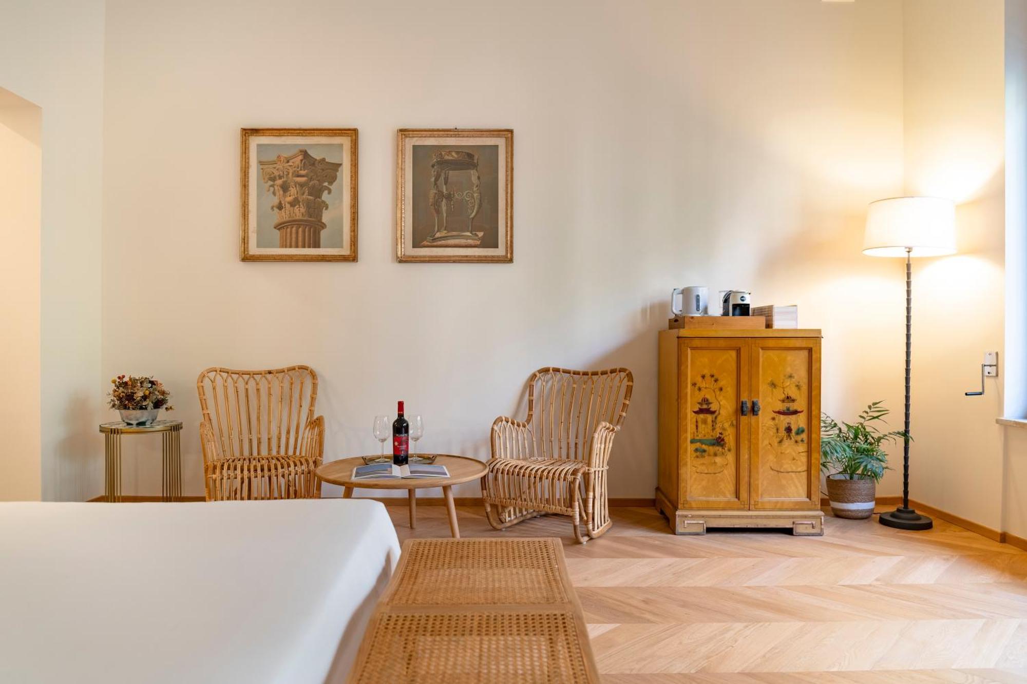 Palazzo Planeta Apartment