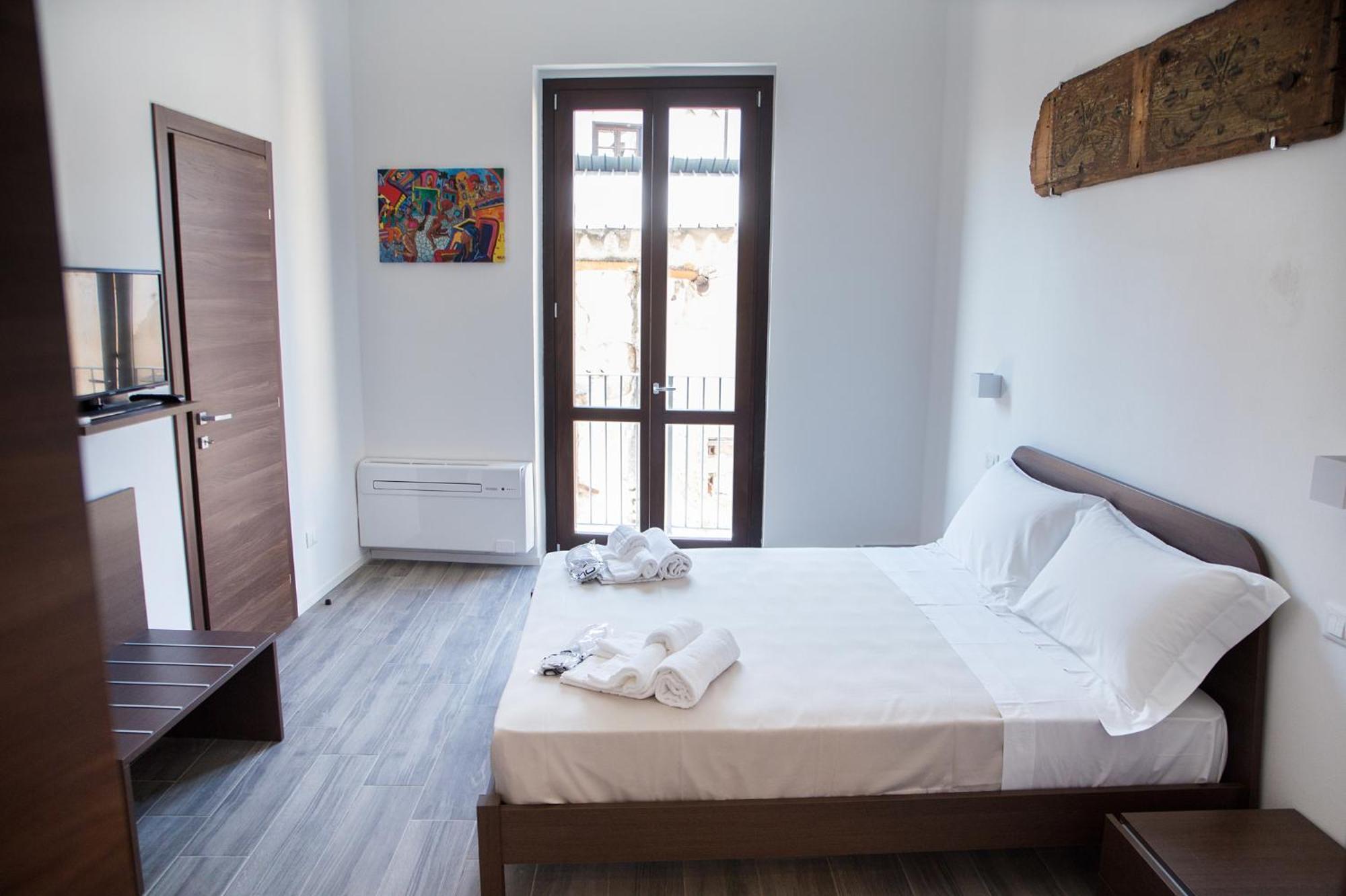 Aparthotel Porta Di Castro *