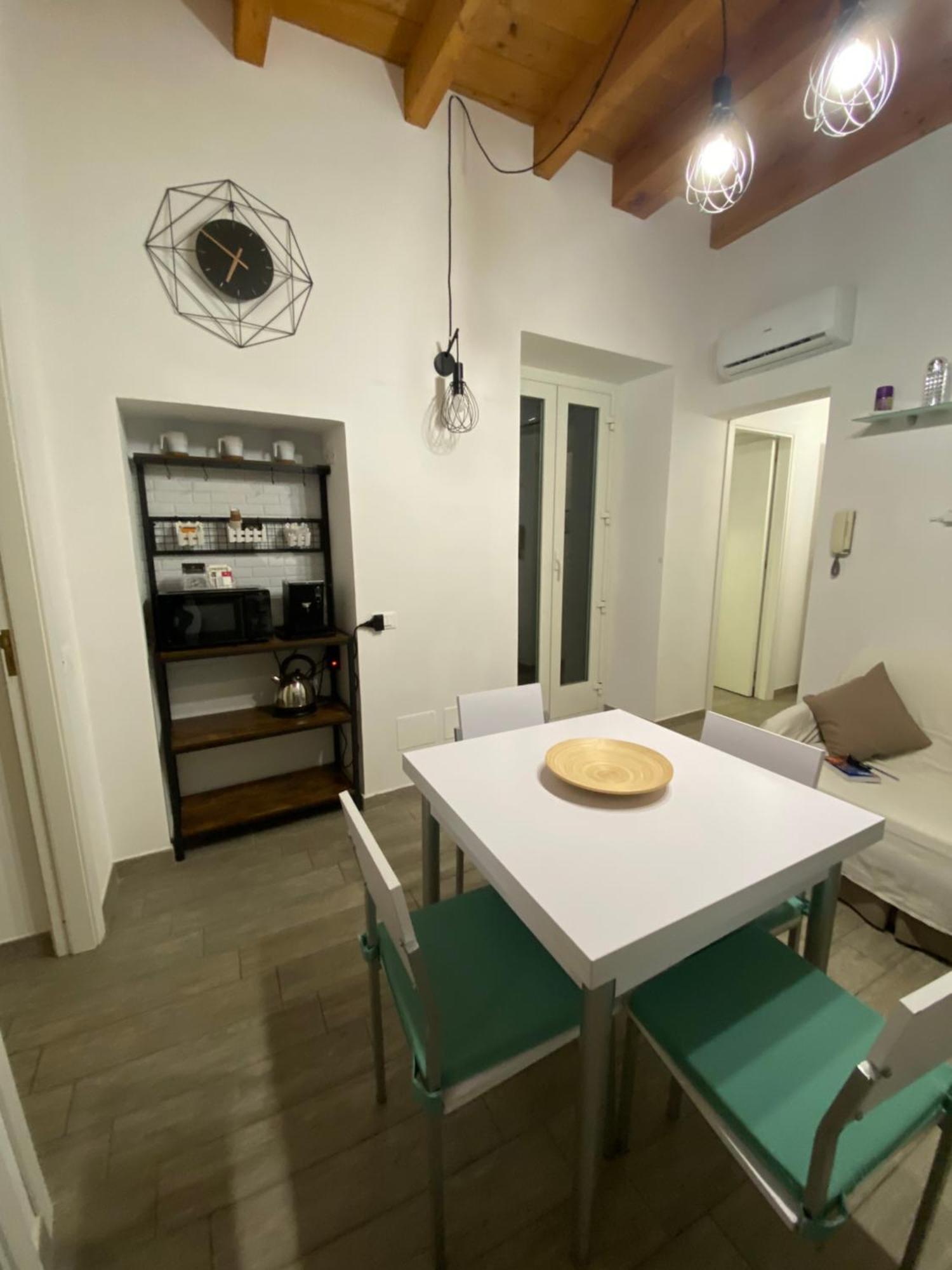 Apartment White House Theater Massimo Palermo