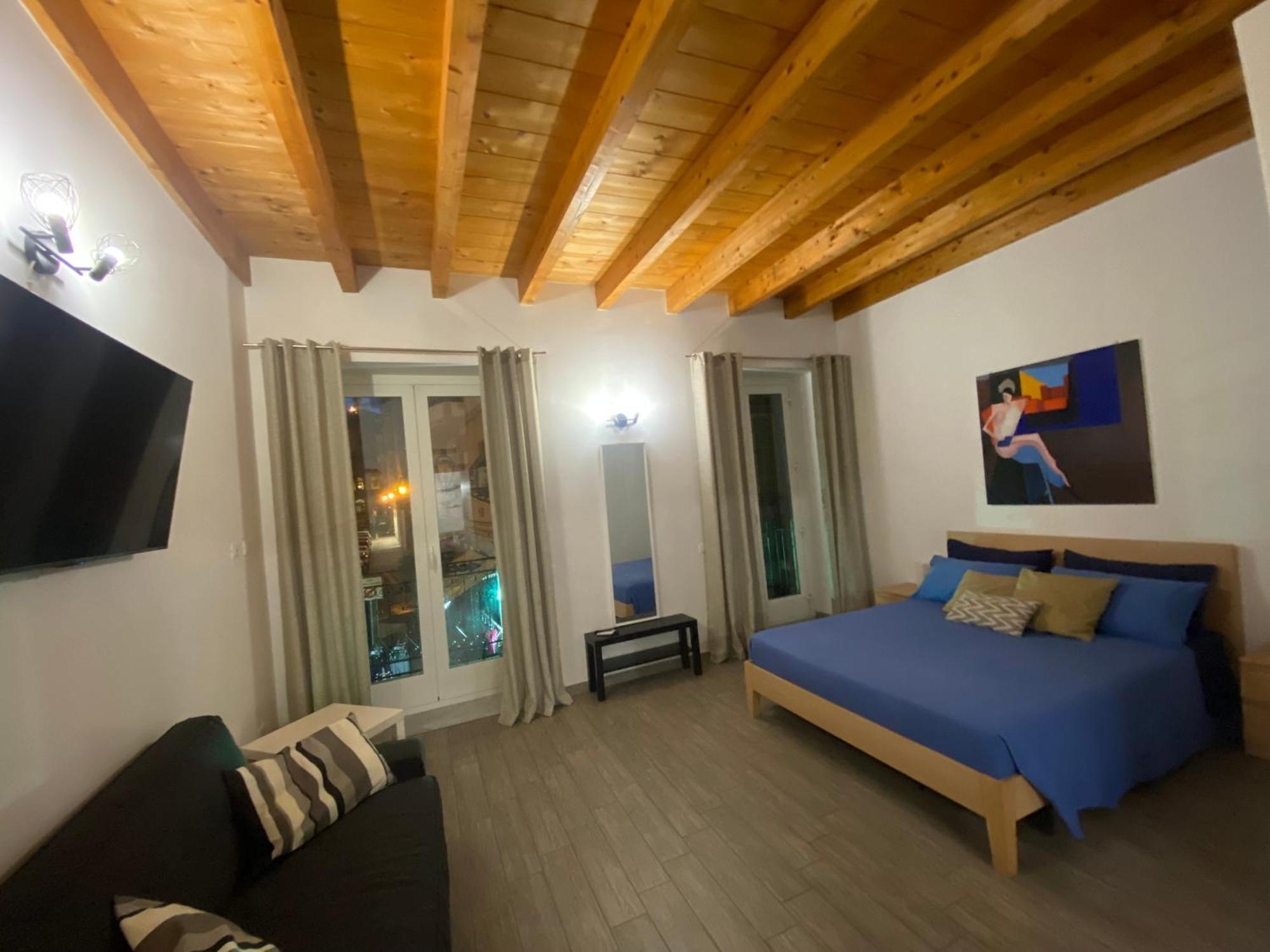 White House Theater Massimo Apartment Palermo