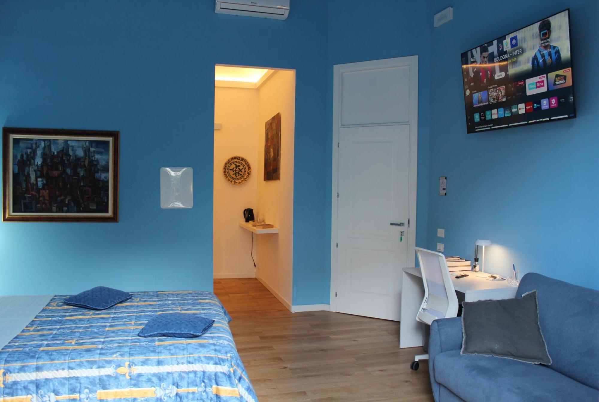 Falstaff & Guest house *